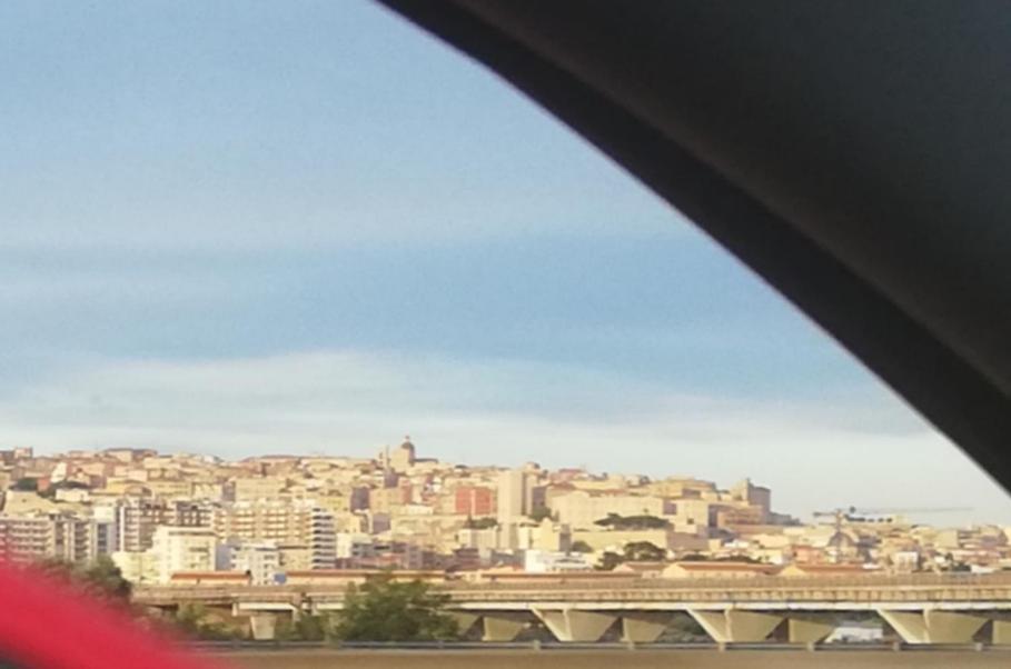 Bubibi Apartment Cagliari Bagian luar foto
